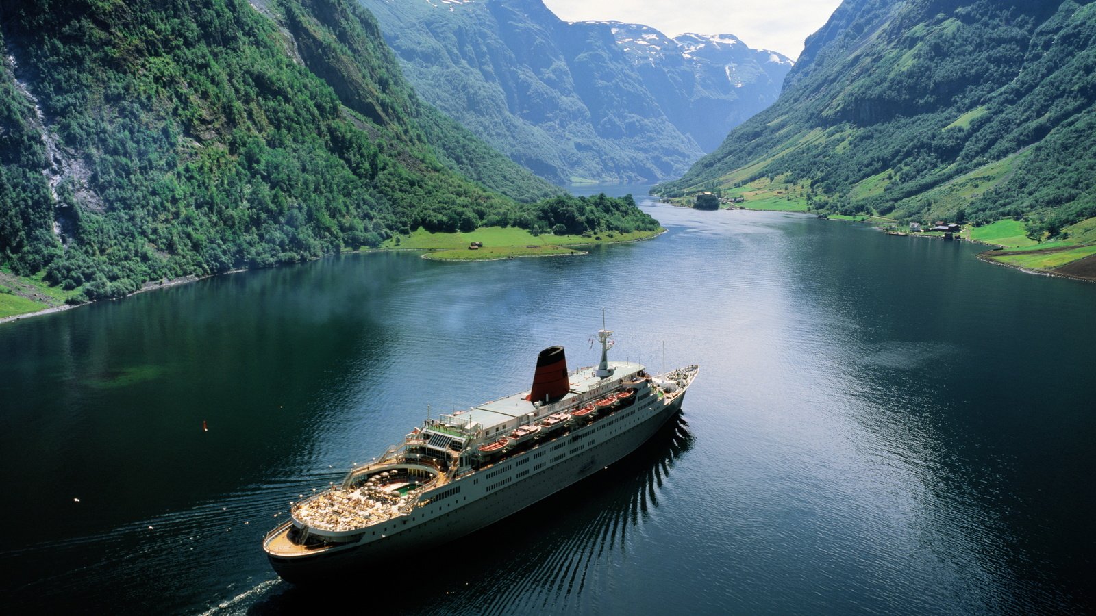 Обои горы, природа, корабль, норвегия, фьорд, mountains, nature, ship, norway, the fjord разрешение 4744x3691 Загрузить