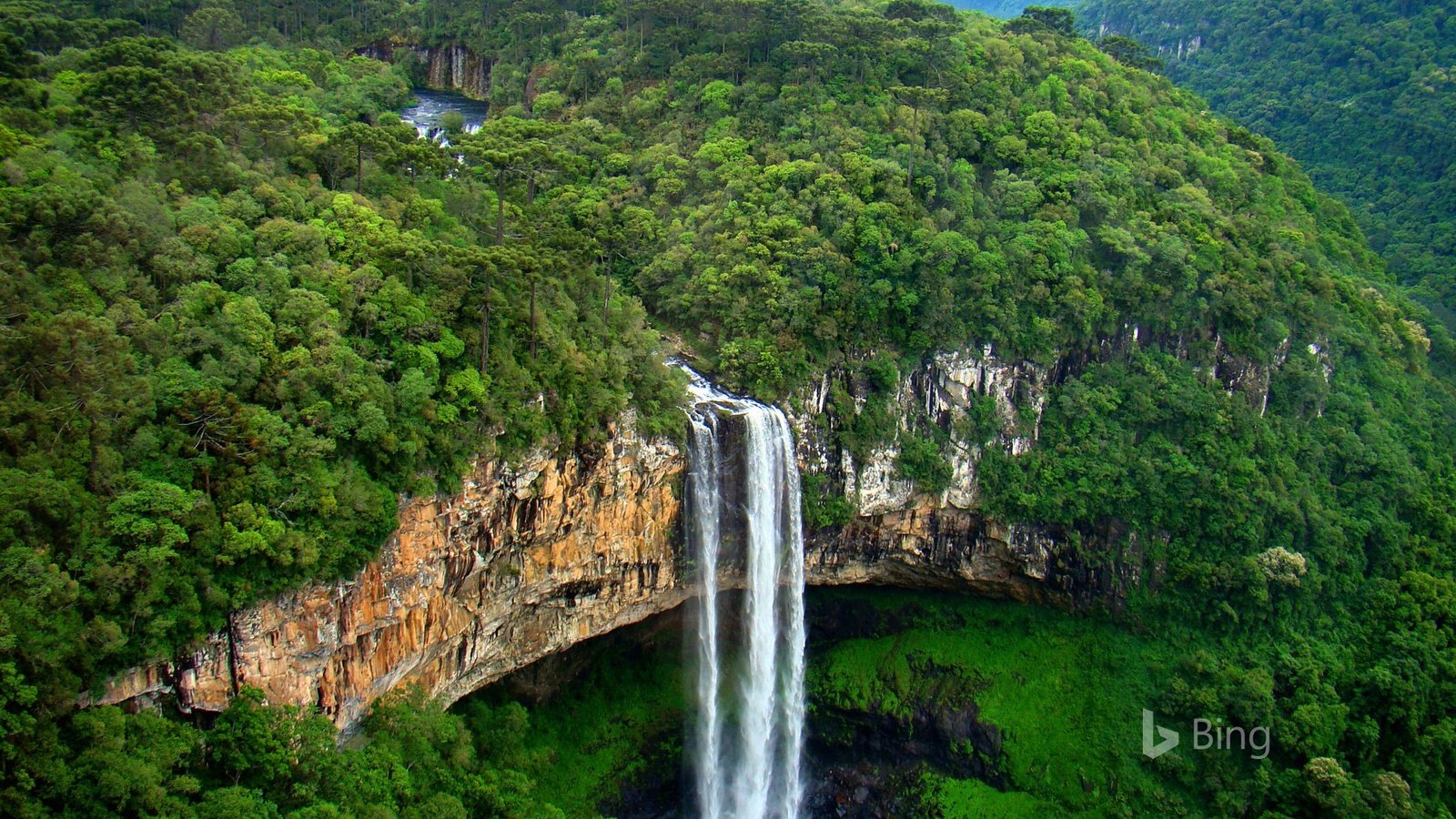 Обои деревья, скалы, водопад, мох, бразилия, cascata do caracol, каракол, trees, rocks, waterfall, moss, brazil, karakol разрешение 1920x1200 Загрузить