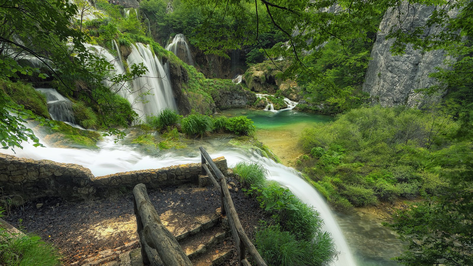 Обои деревья, река, лестница, ступеньки, пейзаж, водопад, хорватии, plitvice lakes national park, национальный парк плитвицкие озера, trees, river, ladder, steps, landscape, waterfall, croatia разрешение 1920x1200 Загрузить