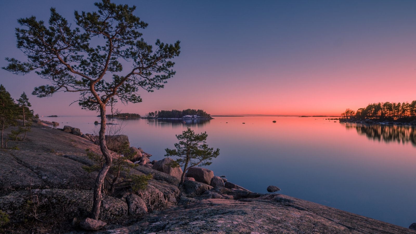 Обои деревья, камни, закат, остров, финляндия, финский залив, trees, stones, sunset, island, finland, gulf of finland разрешение 2048x1367 Загрузить