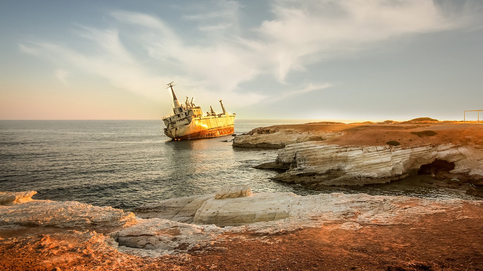 Обои небо, природа, берег, море, корабль, побережье, the sky, nature, shore, sea, ship, coast разрешение 1920x1080 Загрузить