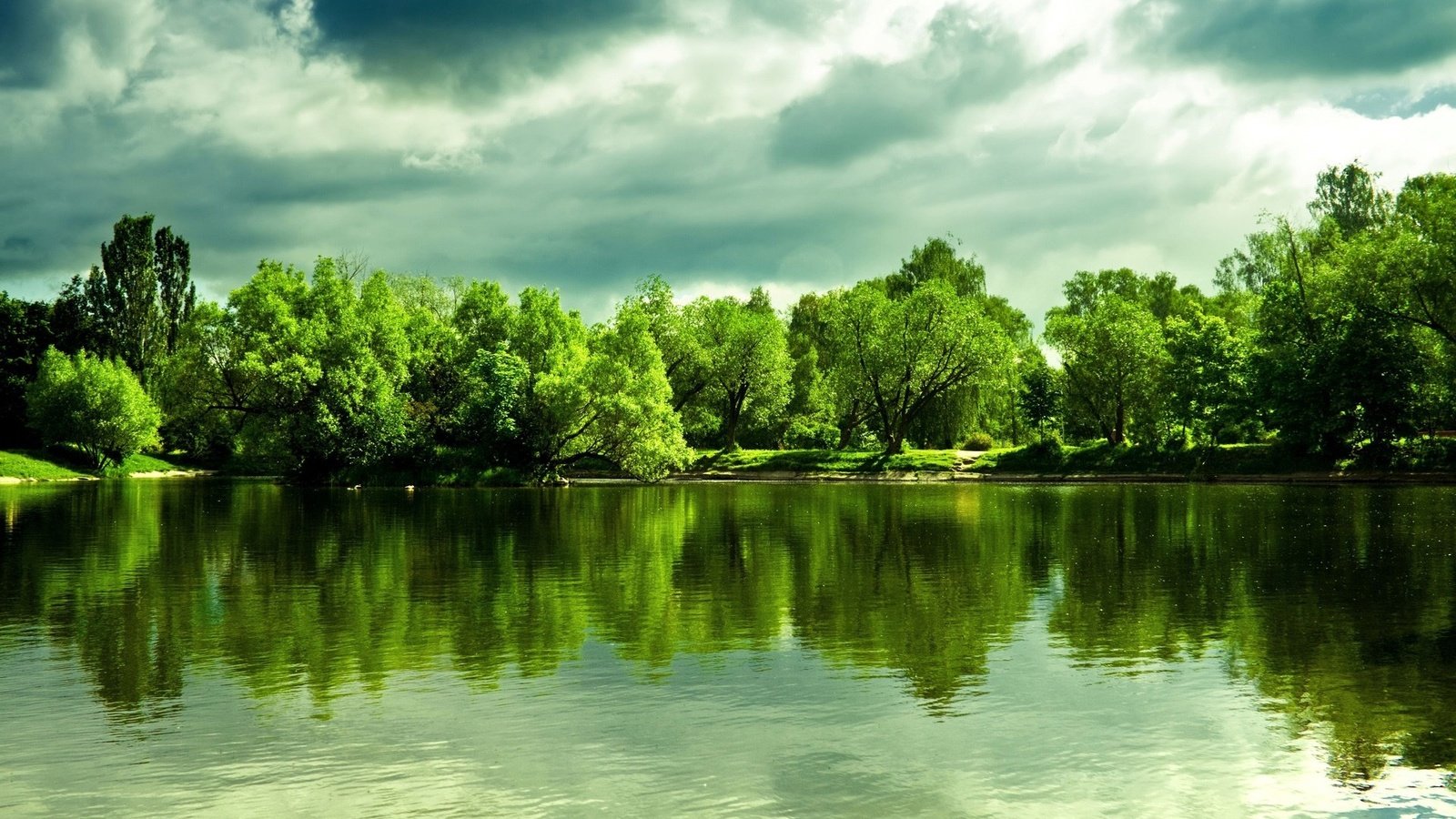 Обои небо, облака, деревья, озеро, отражение, the sky, clouds, trees, lake, reflection разрешение 1920x1080 Загрузить