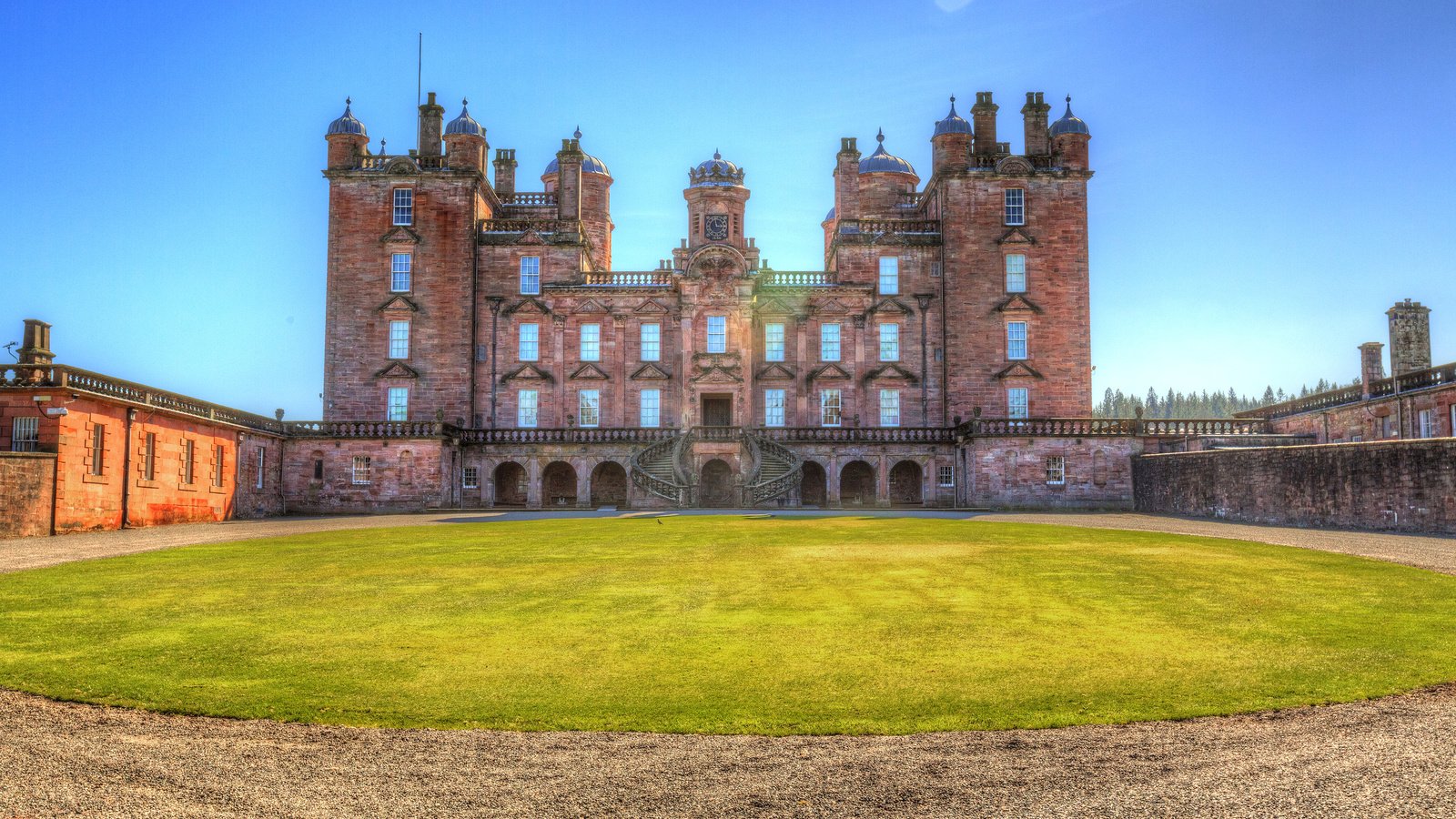 Обои замок, великобритания, шотландия, газон, замок драмланриг, drumlanrig castle, castle, uk, scotland, lawn, lock dramlanrig разрешение 4500x2890 Загрузить