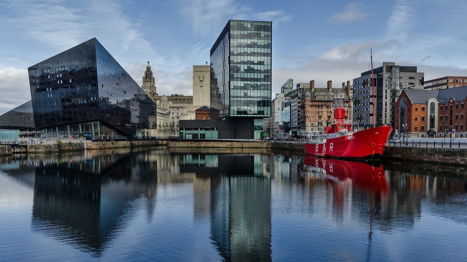 Обои отражение, корабль, дома, англия, порт, ливерпуль, reflection, ship, home, england, port, liverpool разрешение 2048x1317 Загрузить