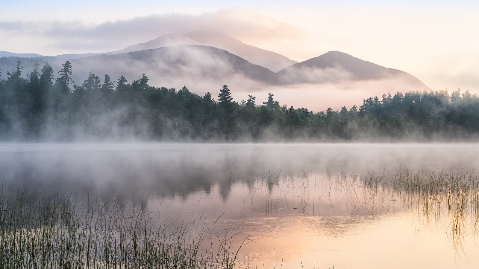 Обои деревья, озеро, горы, отражение, утро, туман, trees, lake, mountains, reflection, morning, fog разрешение 2048x1367 Загрузить