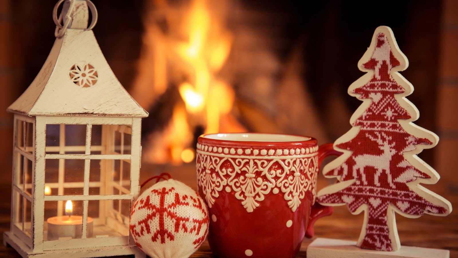 Обои новый год, елка, огонь, фонарь, кружка, камин, рождество, new year, tree, fire, lantern, mug, fireplace, christmas разрешение 2880x1800 Загрузить