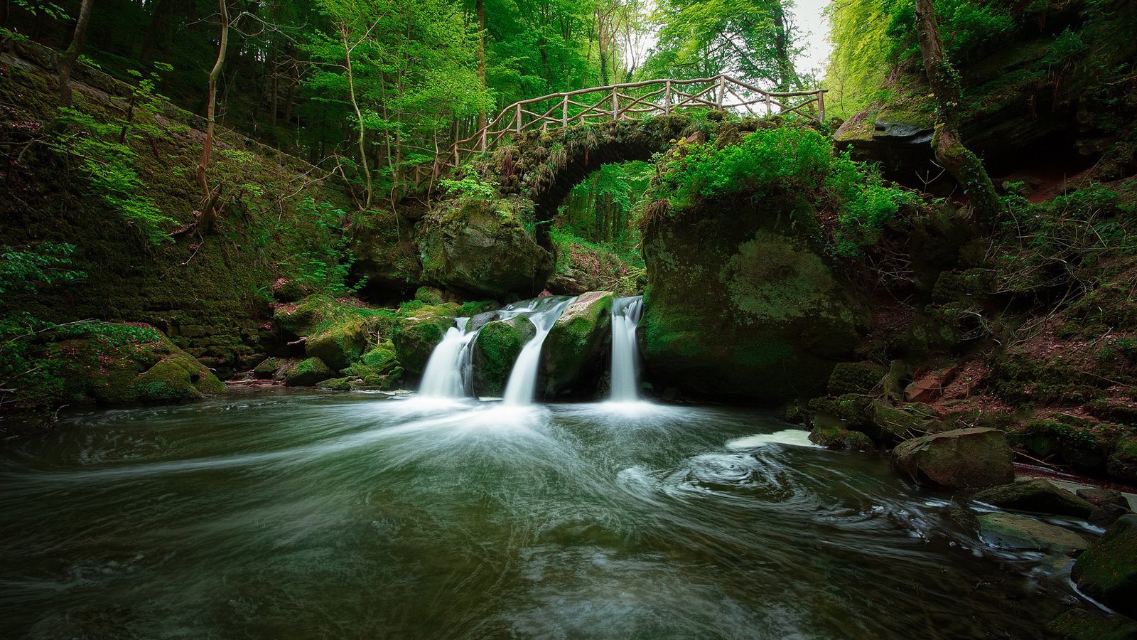 Обои река, природа, лес, мост, водопад, olivier ferrari, river, nature, forest, bridge, waterfall разрешение 1920x1200 Загрузить