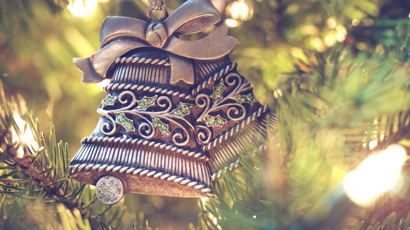 Обои новый год, елка, колокольчики, рождество, new year, tree, bells, christmas разрешение 2880x1800 Загрузить