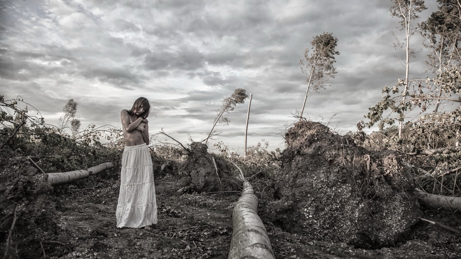 Обои небо, облака, природа, девушка, пейзаж, поза, волосы, лицо, the sky, clouds, nature, girl, landscape, pose, hair, face разрешение 2560x1707 Загрузить