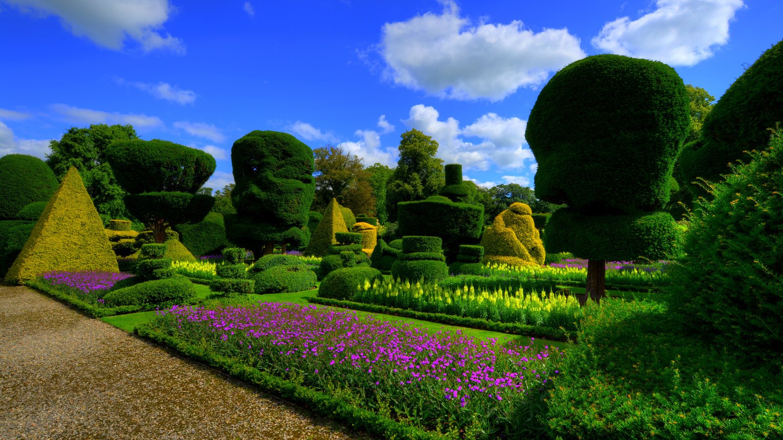 Обои небо, англия, цветы, газон, облака, topiary gardens levens hall, природа, дизайн, парк, кусты, сад, the sky, england, flowers, lawn, clouds, nature, design, park, the bushes, garden разрешение 4852x3238 Загрузить