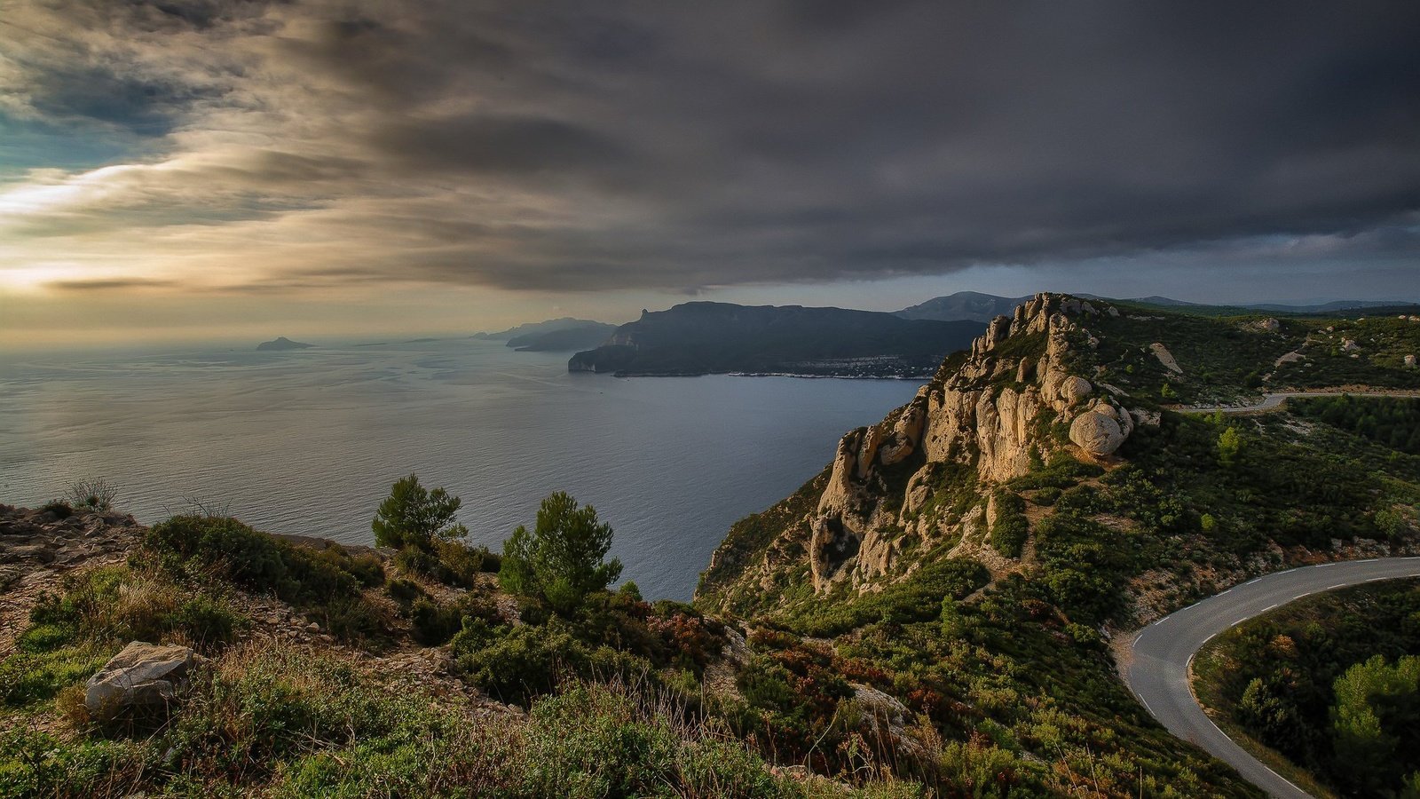 Обои побережье, франция, cap canaille, coast, france разрешение 2048x1369 Загрузить