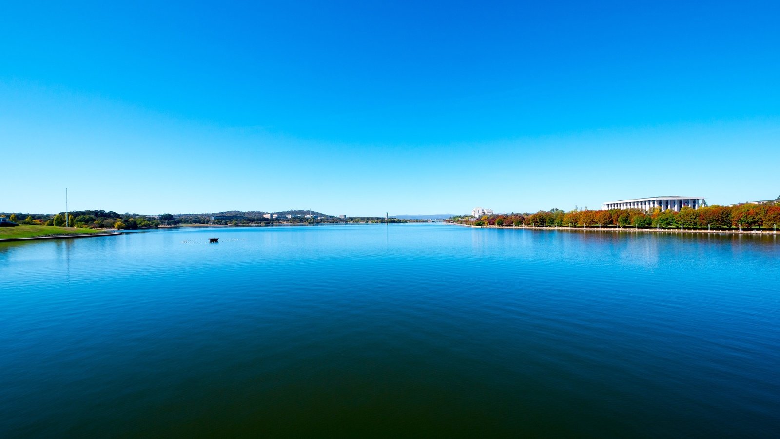 Обои небо, озеро, пейзаж, горизонт, здание, the sky, lake, landscape, horizon, the building разрешение 3840x2160 Загрузить