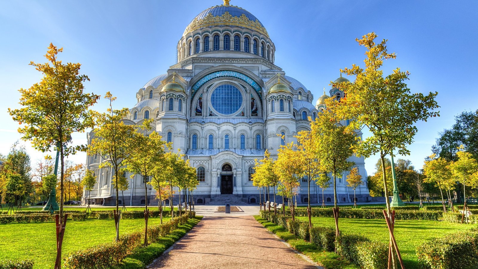 Обои кронштадт, небо, санкт- петербург, naval cathedral of st. nicholas, деревья, санкт петербург, kronstadt, храм, собор, дорожка, россия, санкт-петербург, кафедральный, морской никольский собор, the sky, trees, temple, cathedral, track, russia, saint petersburg разрешение 3840x2560 Загрузить