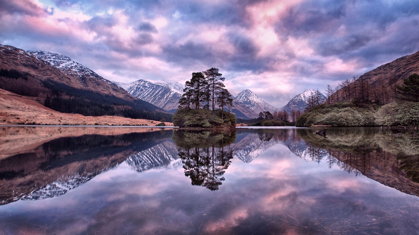 Обои lochan urr, вода, glen etive, озеро, горы, природа, отражение, пейзаж, шотландия, горный хребет, water, lake, mountains, nature, reflection, landscape, scotland, mountain range разрешение 1920x1080 Загрузить