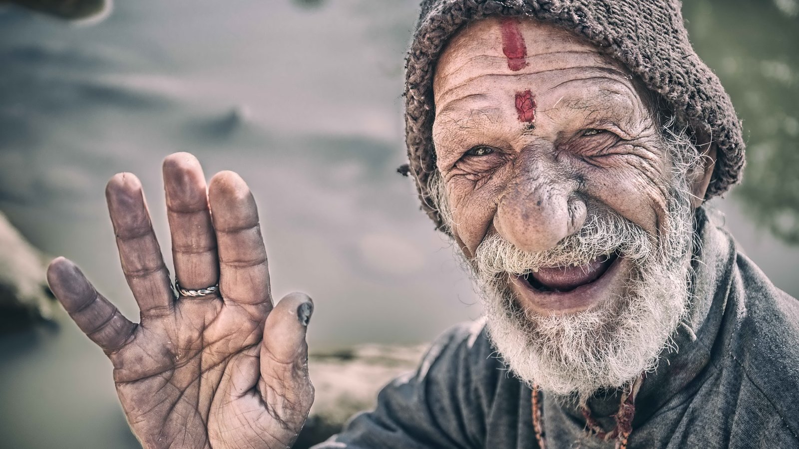Обои улыбка, портрет, лицо, мужчина, старик, непал, катманду, морщины, smile, portrait, face, male, the old man, nepal, kathmandu, wrinkles разрешение 5224x3482 Загрузить