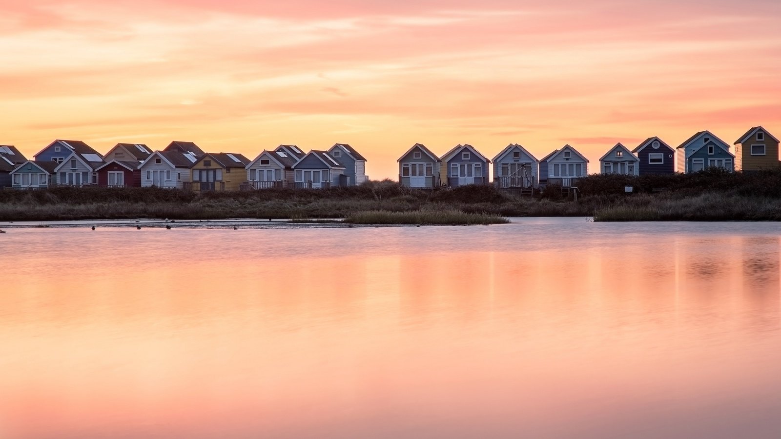 Обои берег, закат, домики, shore, sunset, houses разрешение 3840x2160 Загрузить