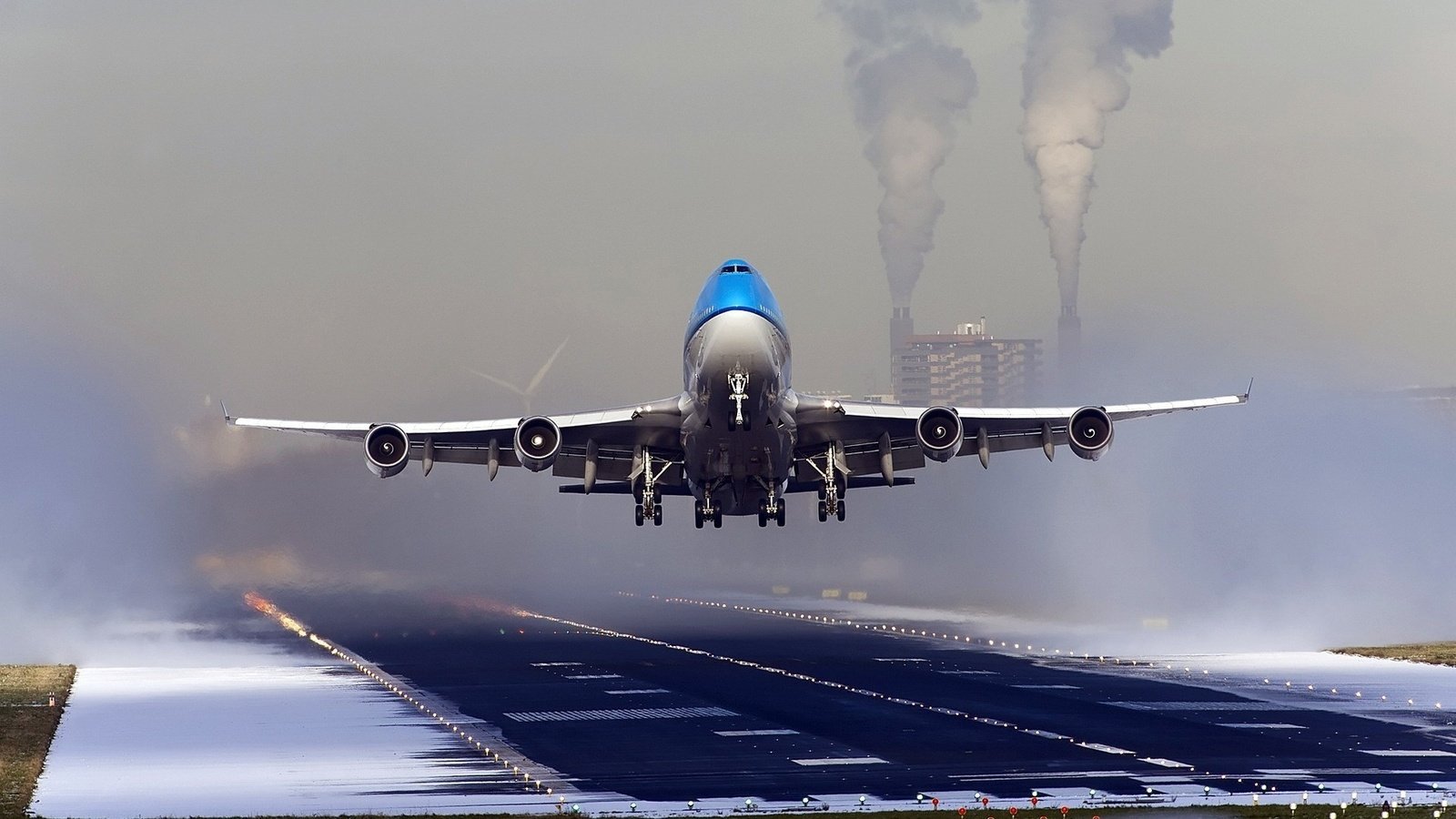 Обои самолет, авиация, взлетная полоса, посадка, пассажирский лайнер, boeing 747, dutch airline, the plane, aviation, runway, landing, passenger liner разрешение 1920x1080 Загрузить