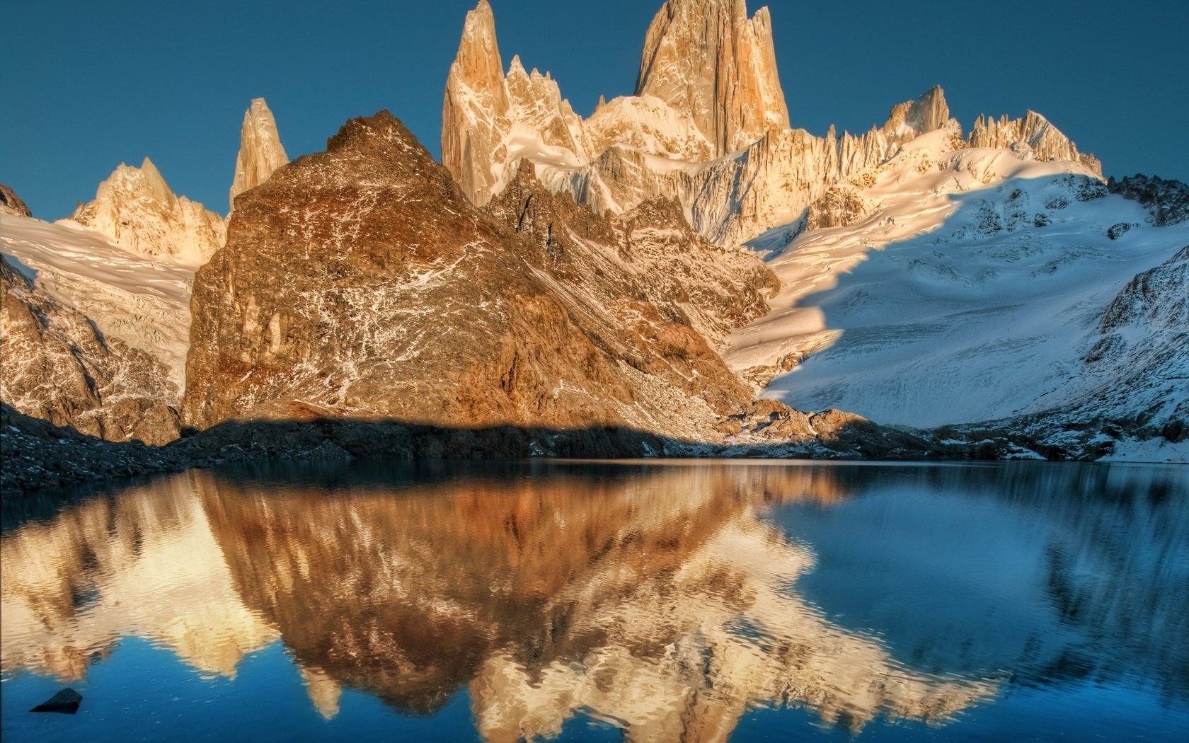 Обои озеро, горы, отражение, lake, mountains, reflection разрешение 2048x1536 Загрузить