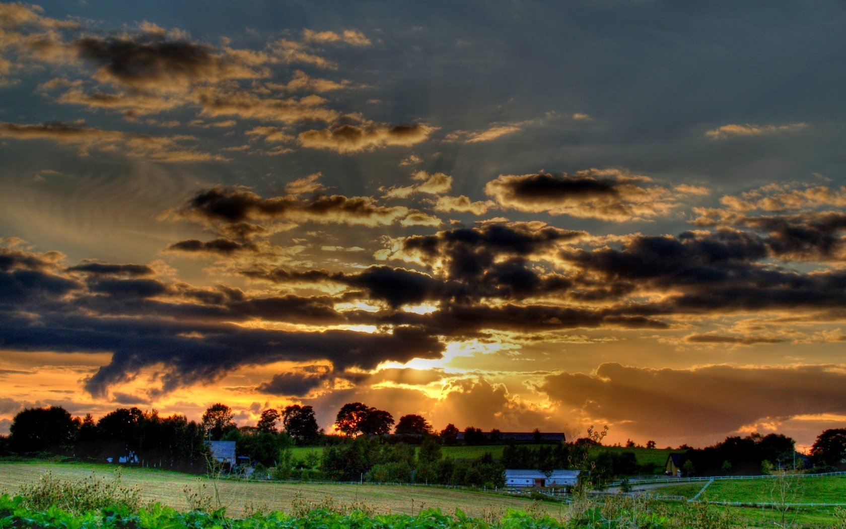 Обои облака, солнце, деревня, hdr, clouds, the sun, village разрешение 2500x1871 Загрузить