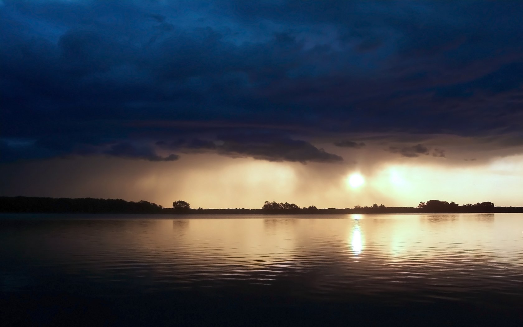 Обои облака, закат, море, ominous, clouds, sunset, sea разрешение 2560x1600 Загрузить