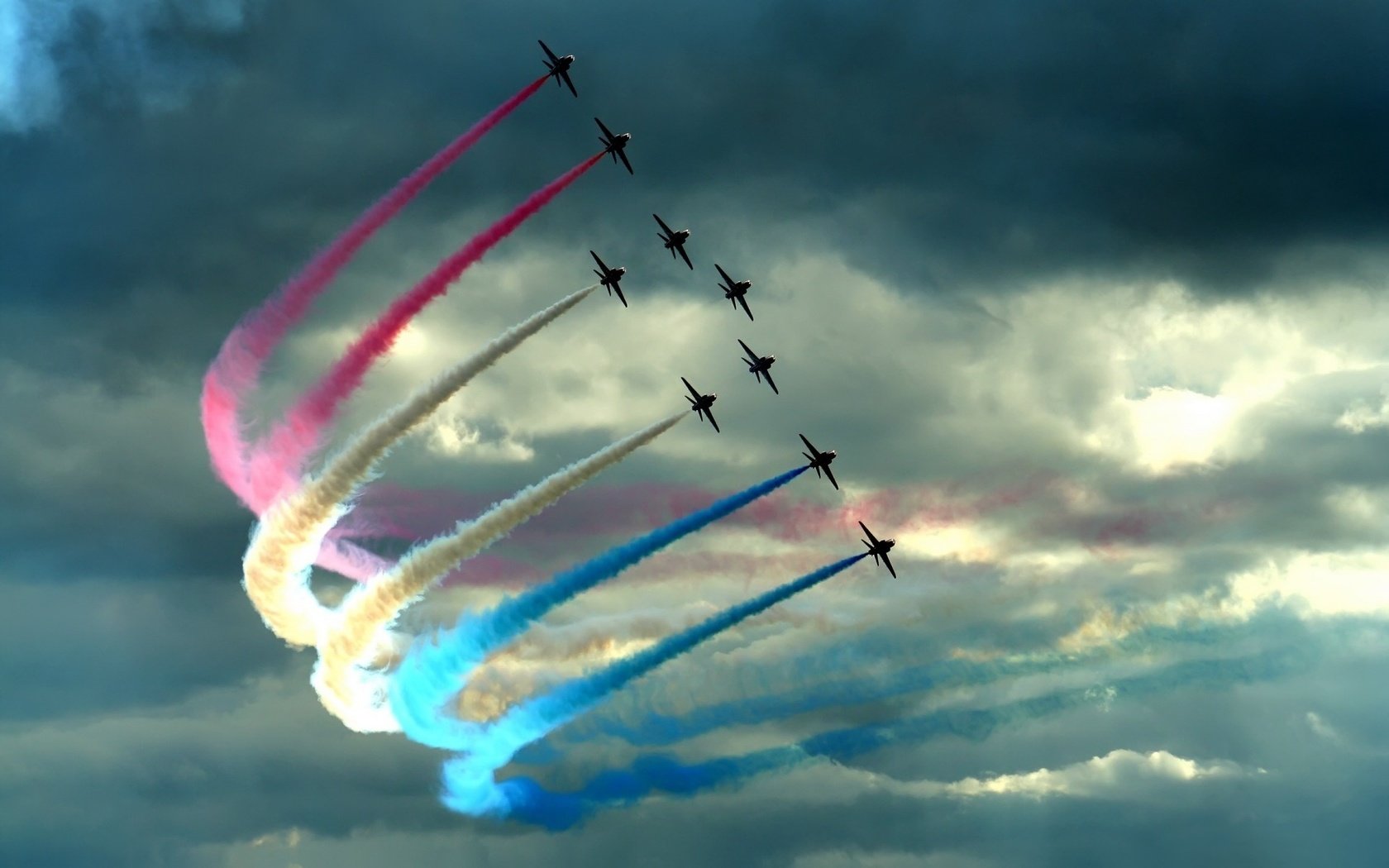 Обои облака, цвет, самолеты, истребители, шлейф, clouds, color, aircraft, fighters, train разрешение 1920x1200 Загрузить