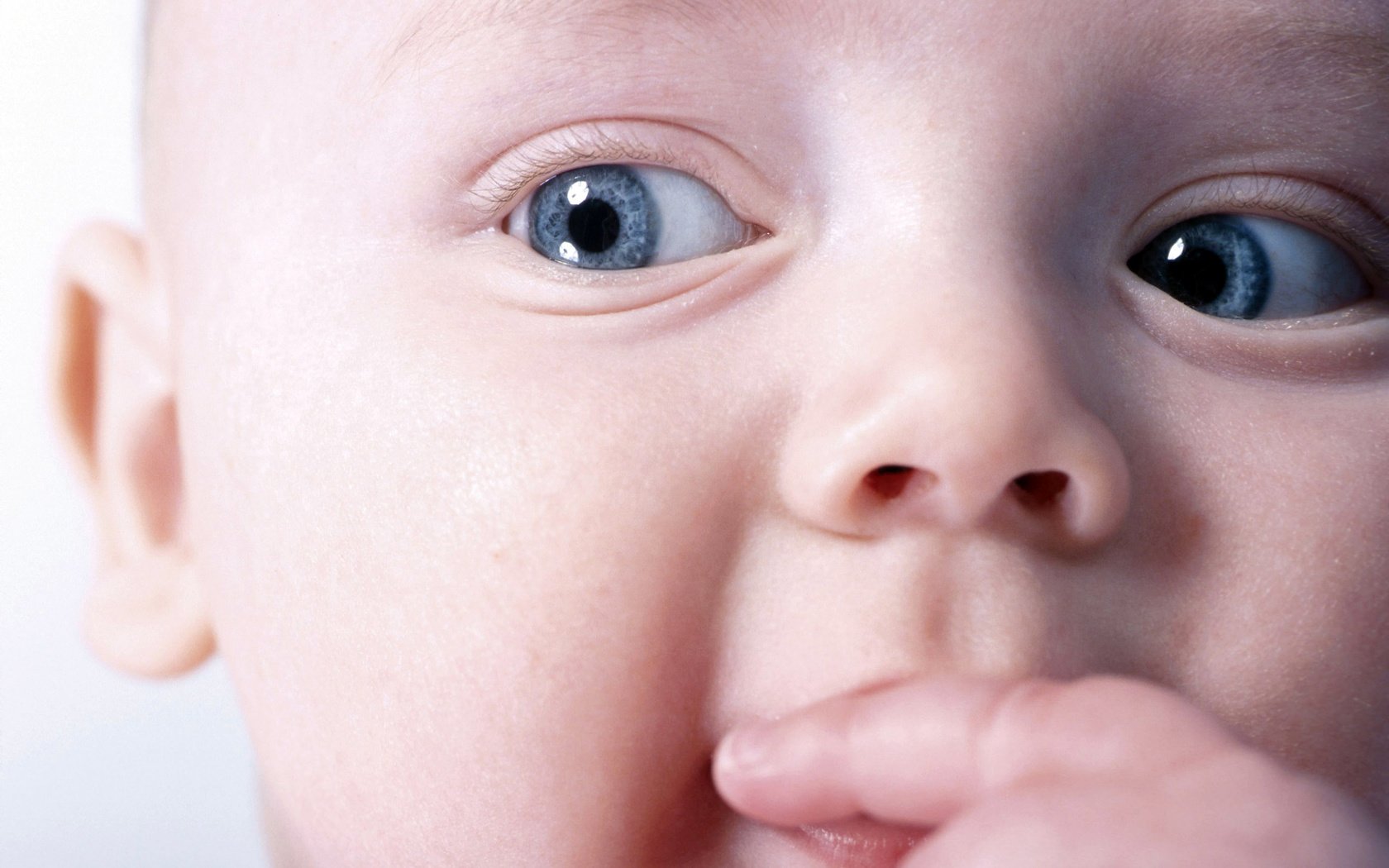 глаза новорожденного ребенка фото