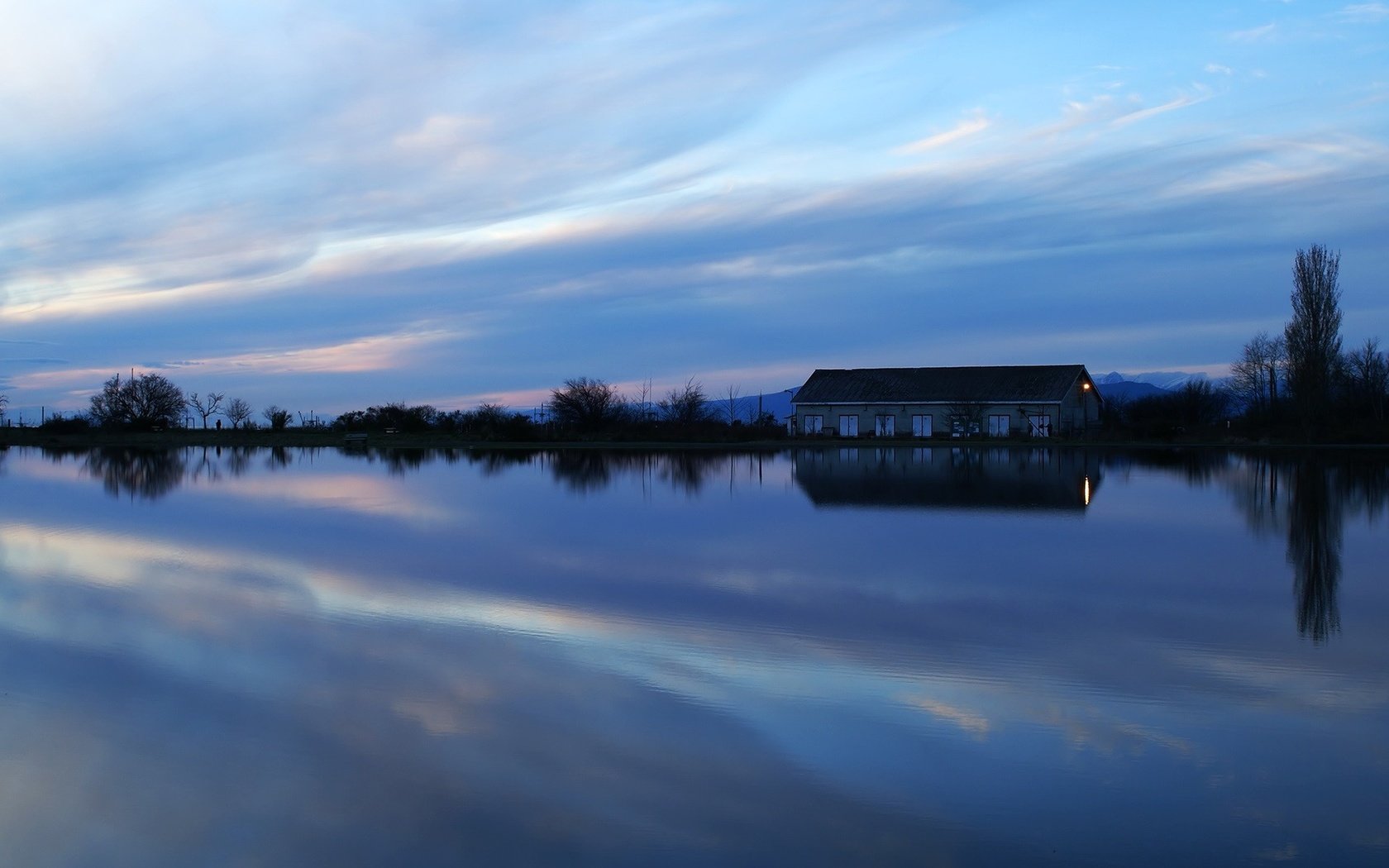 Обои вечер, озеро, отражение, здание, the evening, lake, reflection, the building разрешение 1920x1200 Загрузить