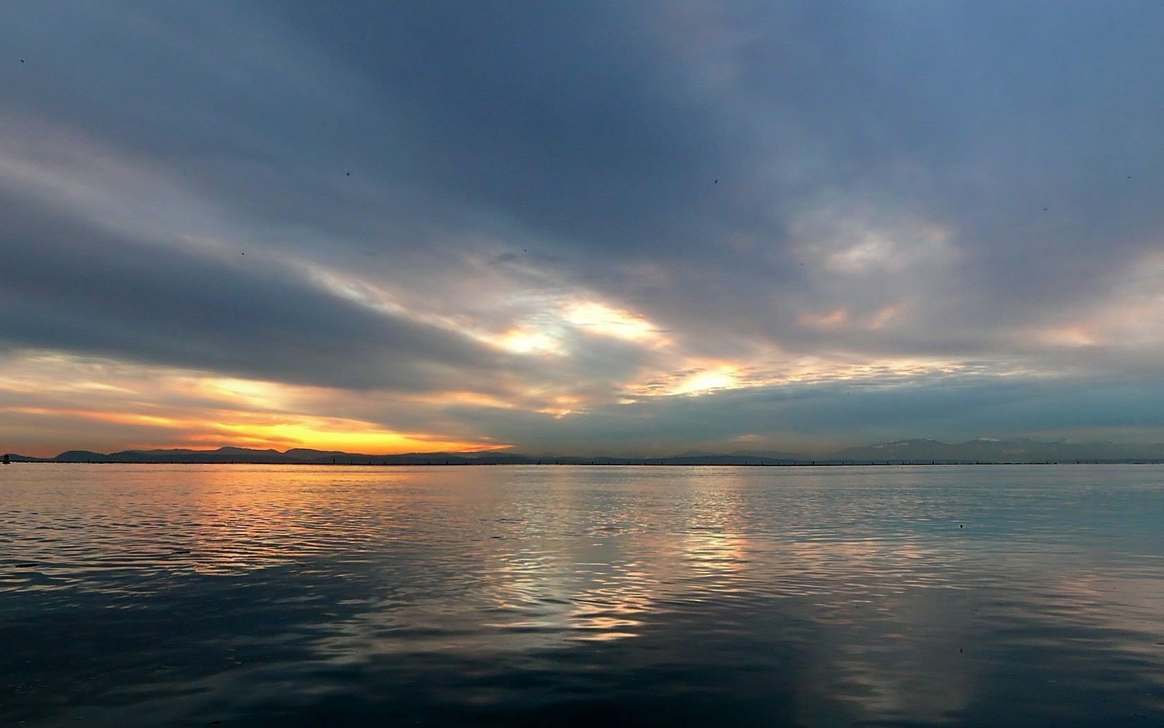 Обои облака, вода, закат, горизонт, clouds, water, sunset, horizon разрешение 3360x1050 Загрузить