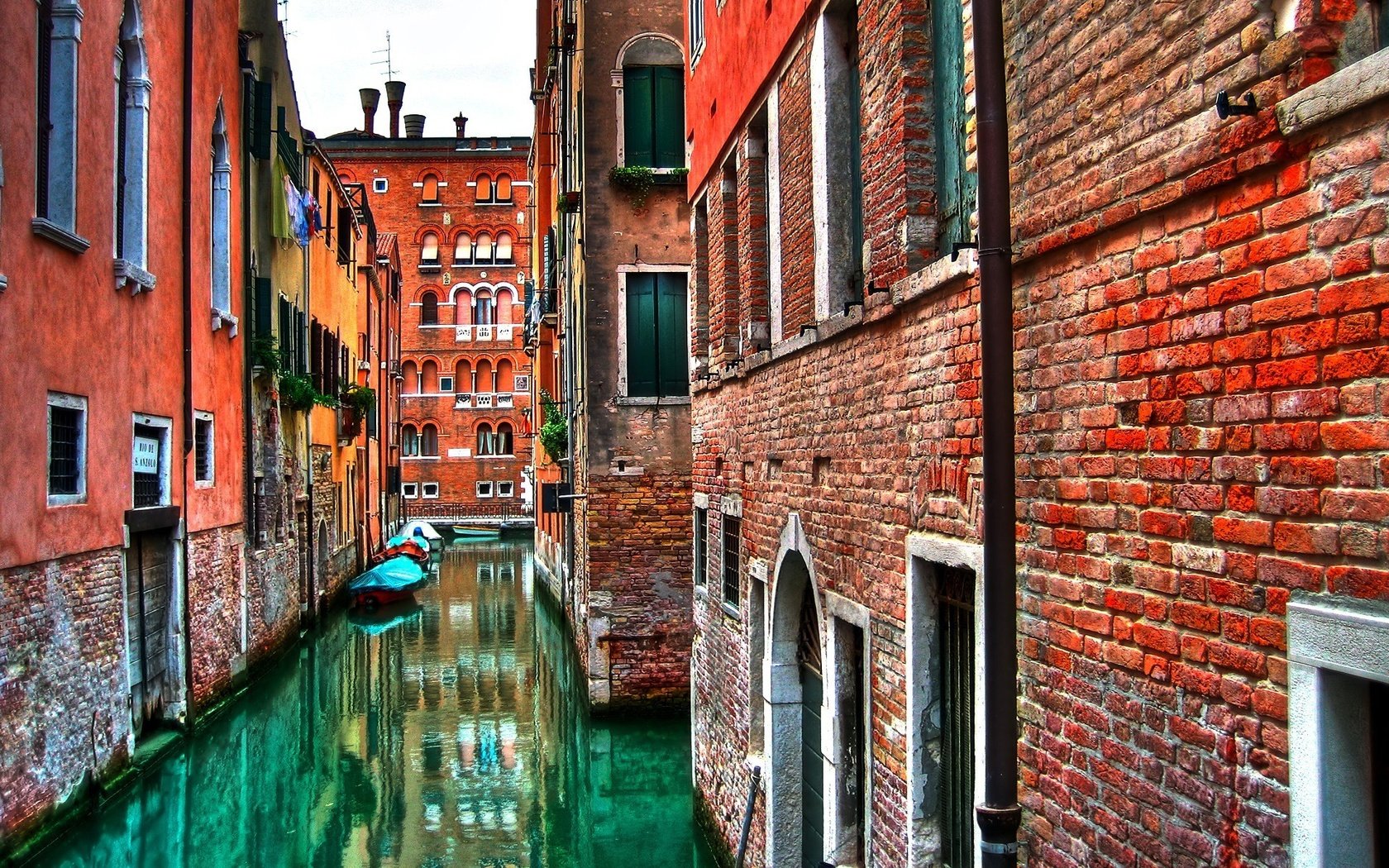 Обои вода, венеция, стена, дома, италия, кирпич, каналы, water, venice, wall, home, italy, brick, channels разрешение 1920x1200 Загрузить