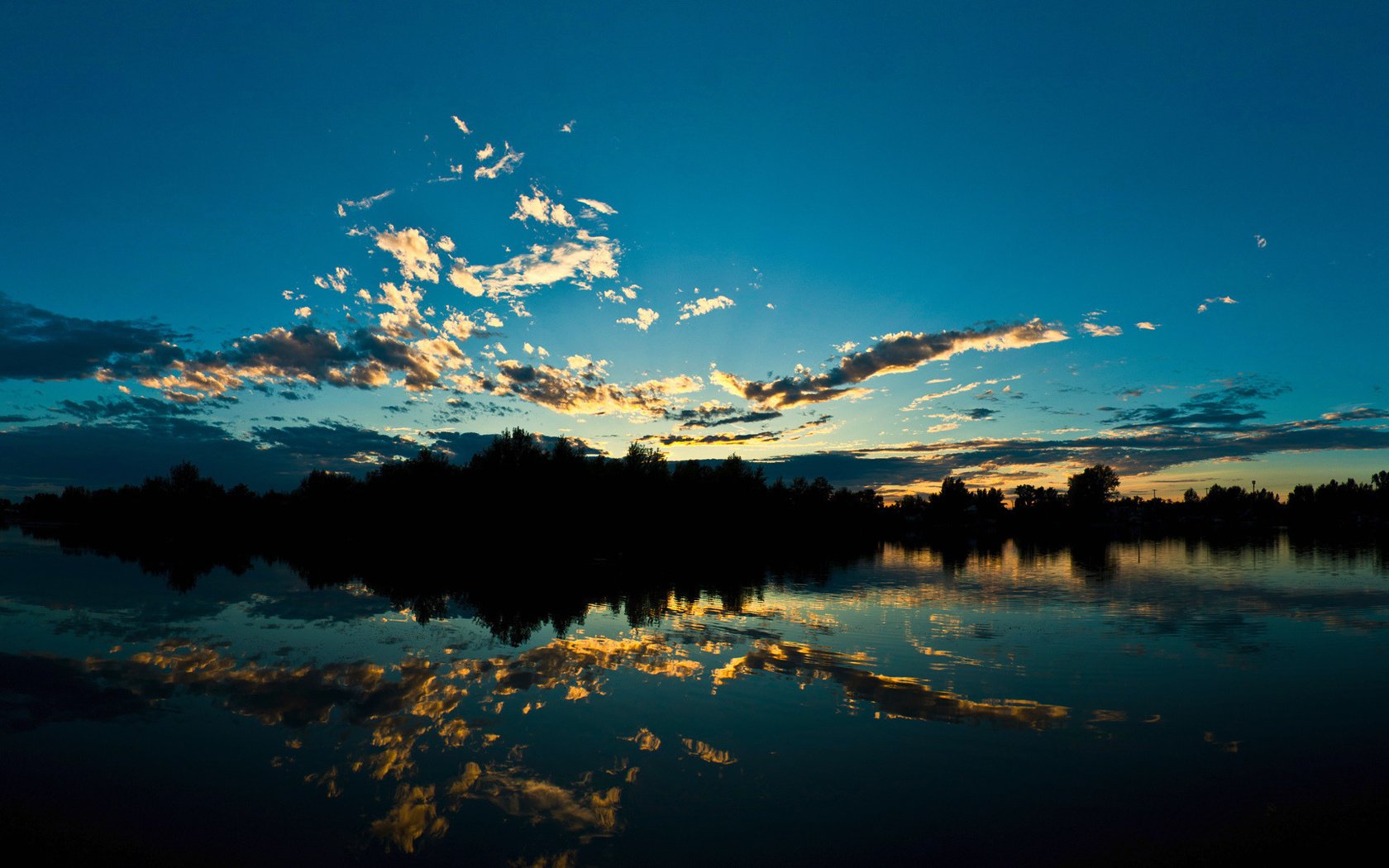 Обои облака, деревья, вода, отражение, clouds, trees, water, reflection разрешение 1920x1080 Загрузить