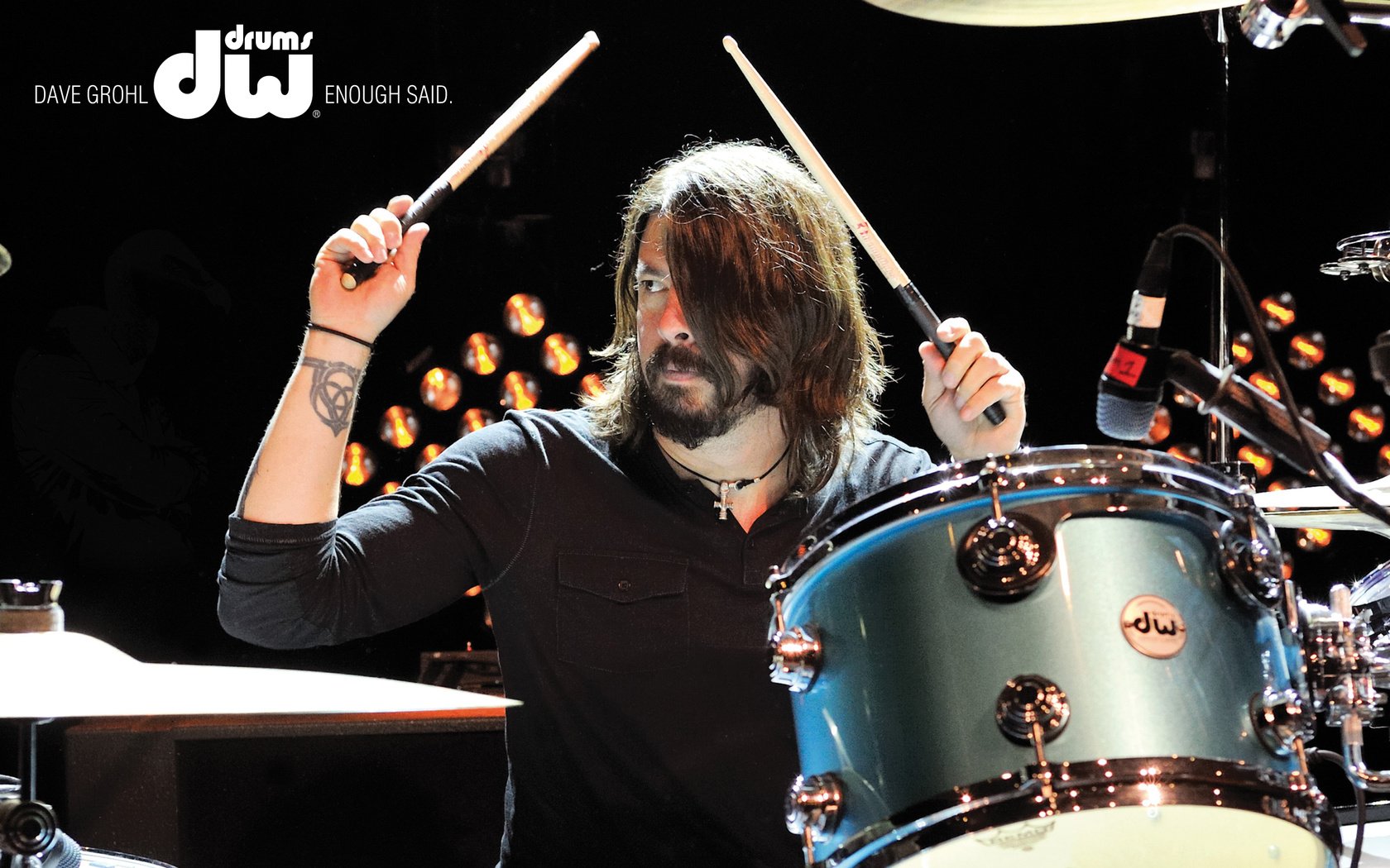 Обои барабаны, барабанщик, dw, foo fighters, дэйв грол, drums, drummer, dave grohl разрешение 2560x1600 Загрузить