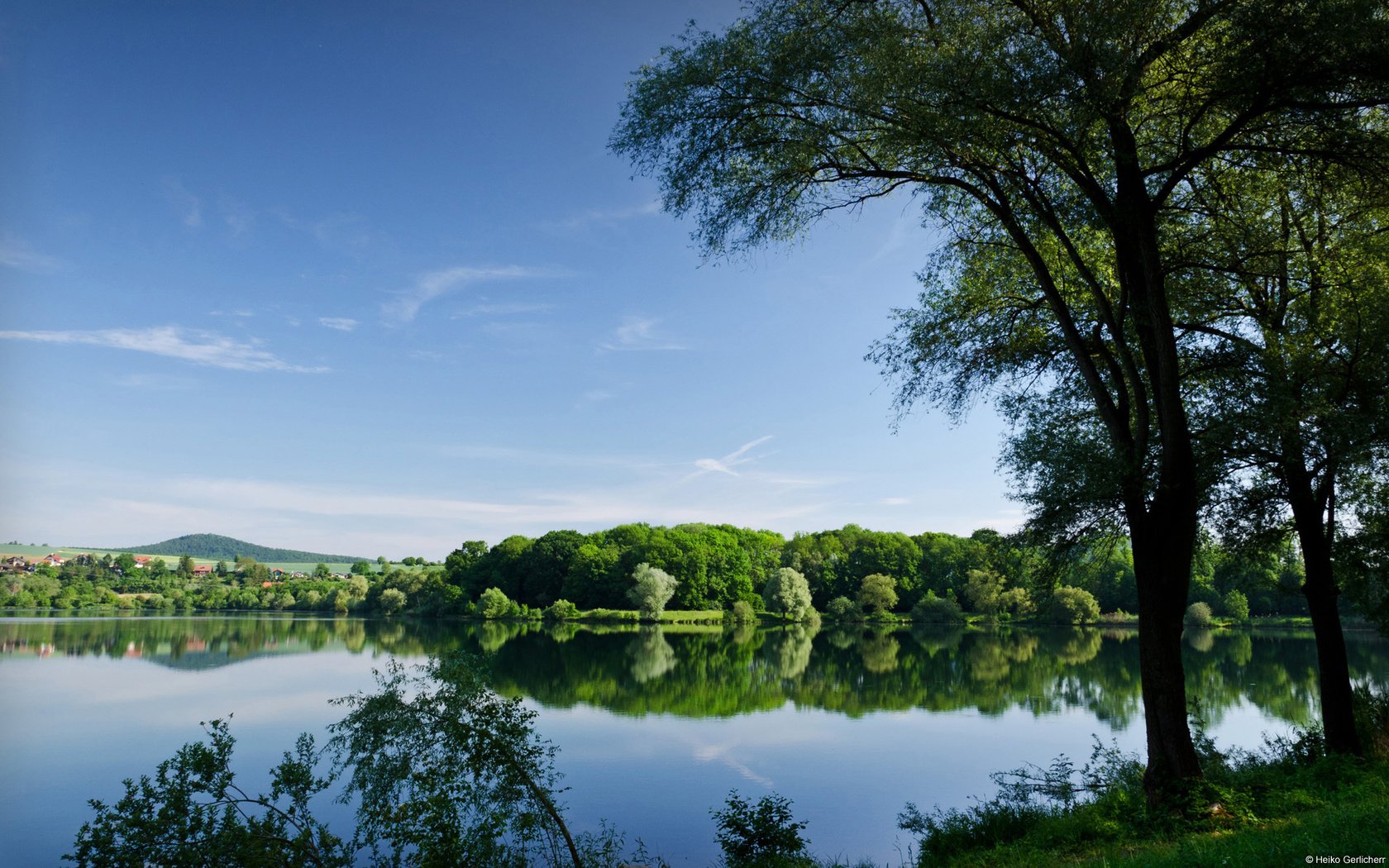 Обои деревья, озеро, река, отражение, лето, водоем, trees, lake, river, reflection, summer, pond разрешение 1920x1200 Загрузить