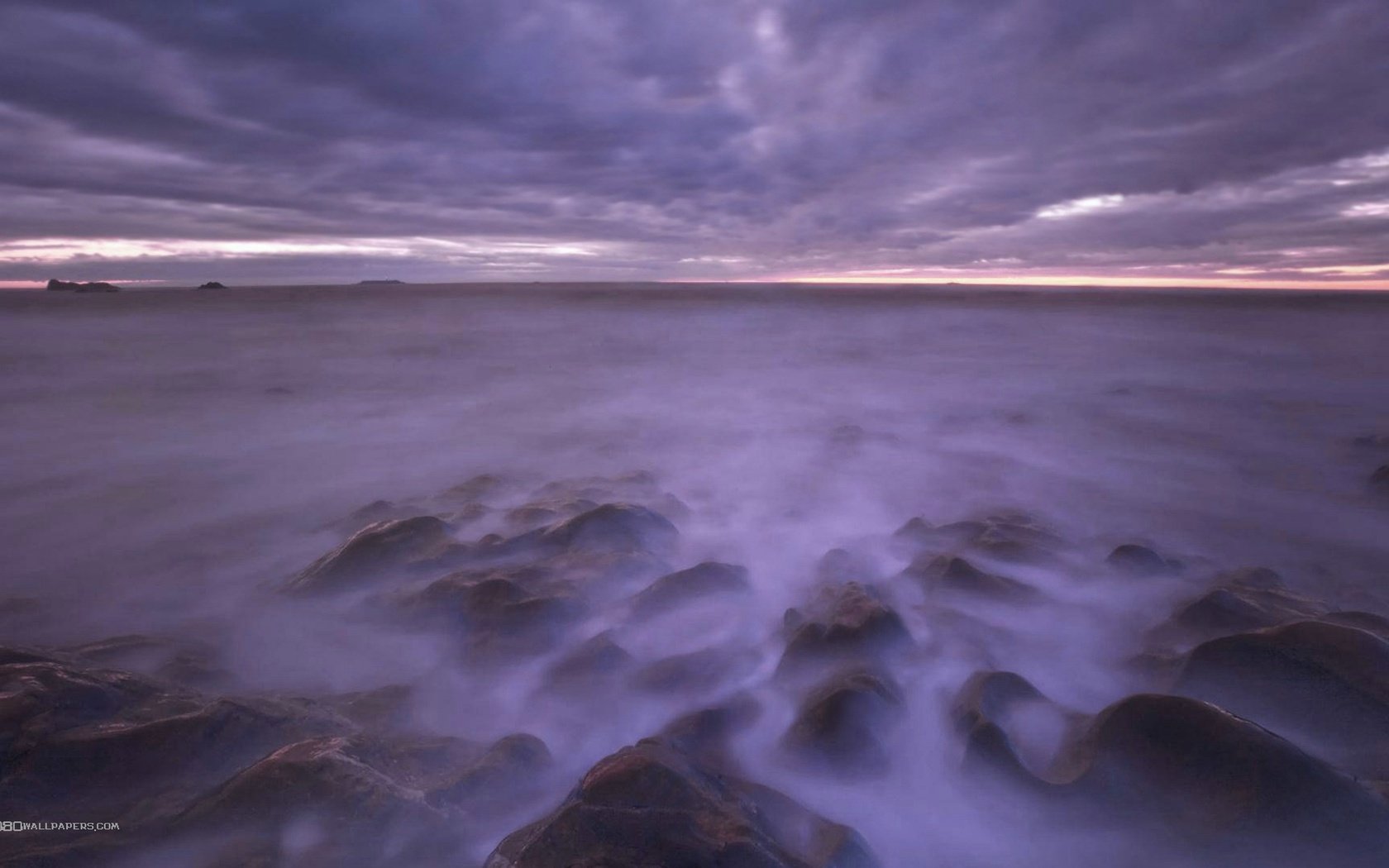 Обои небо, облака, камни, берег, море, горизонт, the sky, clouds, stones, shore, sea, horizon разрешение 1920x1080 Загрузить