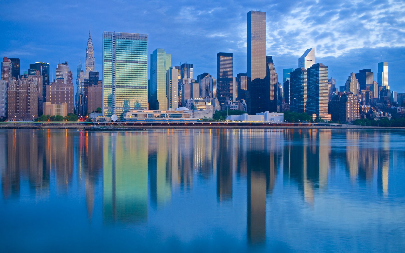 Обои отражение, город, небоскребы, сша, нью-йорк, reflection, the city, skyscrapers, usa, new york разрешение 1920x1080 Загрузить