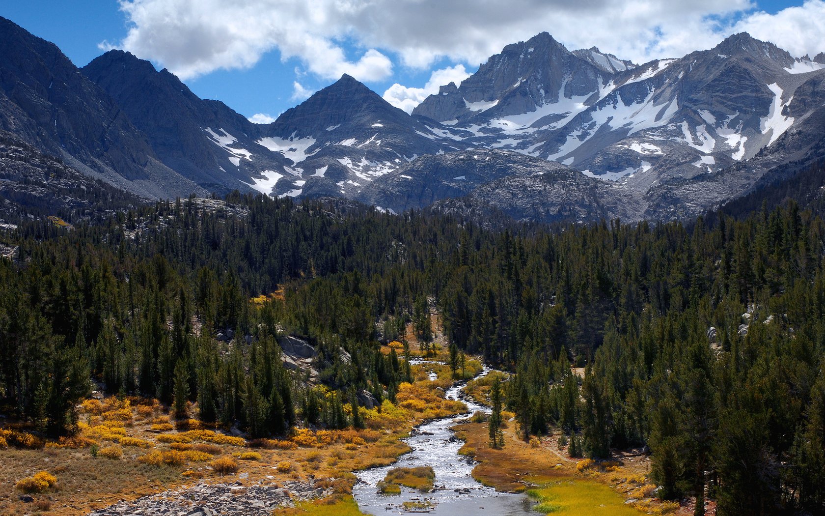 Обои деревья, река, горы, природа, лес, пейзаж, trees, river, mountains, nature, forest, landscape разрешение 1920x1200 Загрузить