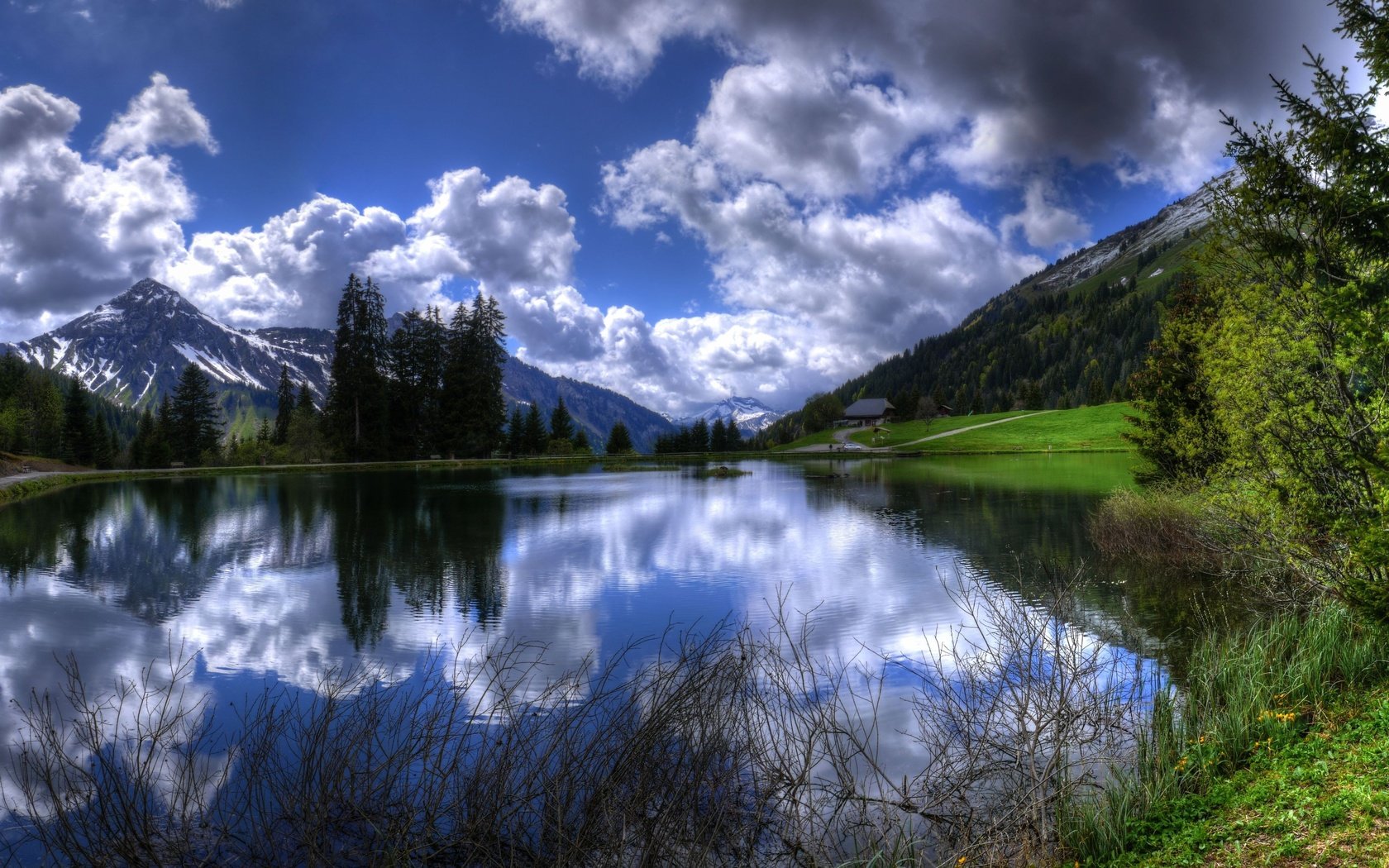 Обои небо, облака, деревья, озеро, горы, отражение, франция, альпы, the sky, clouds, trees, lake, mountains, reflection, france, alps разрешение 4444x2500 Загрузить