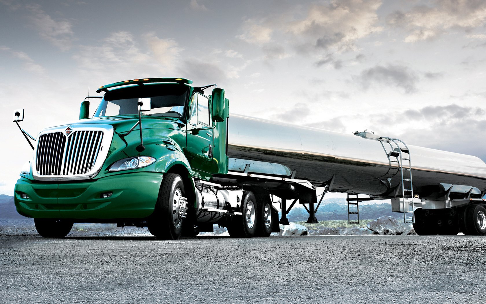 Обои грузовик, заправщик, international, тягач, грузовики, truck, tanker, tractor, trucks разрешение 1920x1080 Загрузить