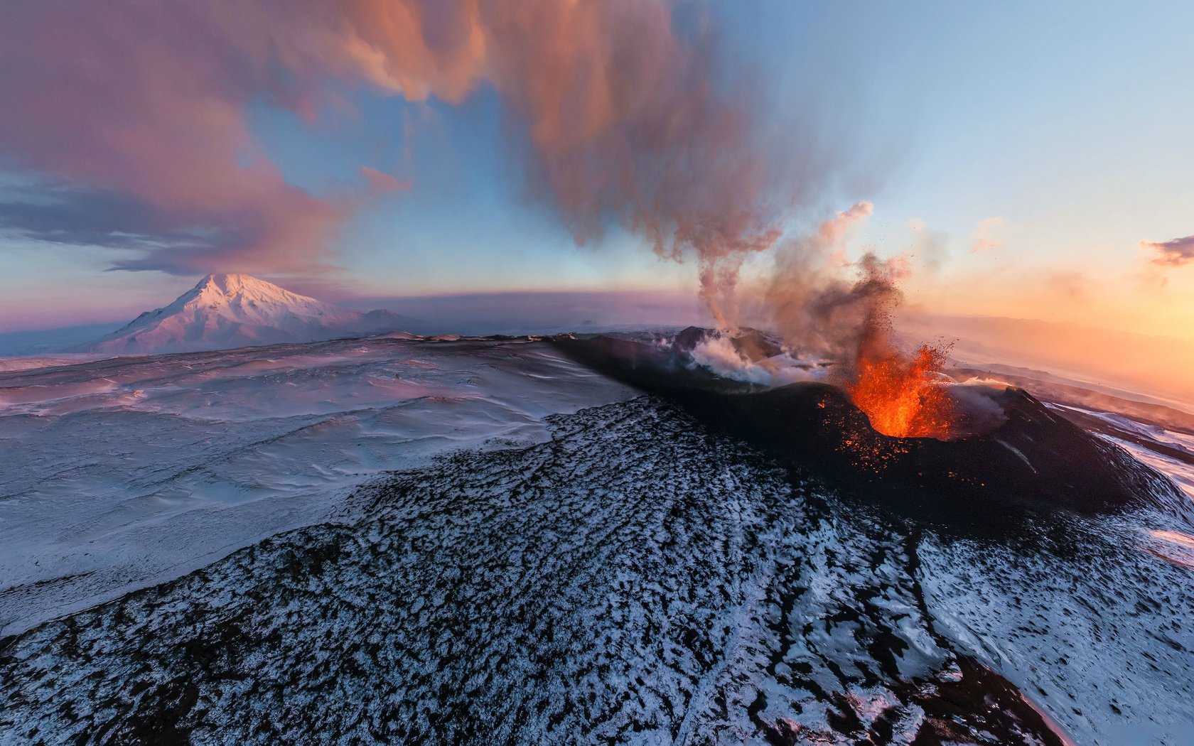Обои камчатка, извержение, вулкан, плоский толбачик, kamchatka, the eruption, the volcano, flat tolbachik разрешение 1920x1200 Загрузить