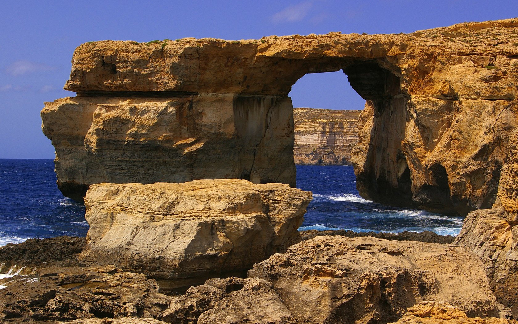 Обои скалы, природа, побережье, мальта, вид на лазурное окно в двейра, гозо, rocks, nature, coast, malta, the azure window in dwejra, gozo разрешение 1920x1080 Загрузить