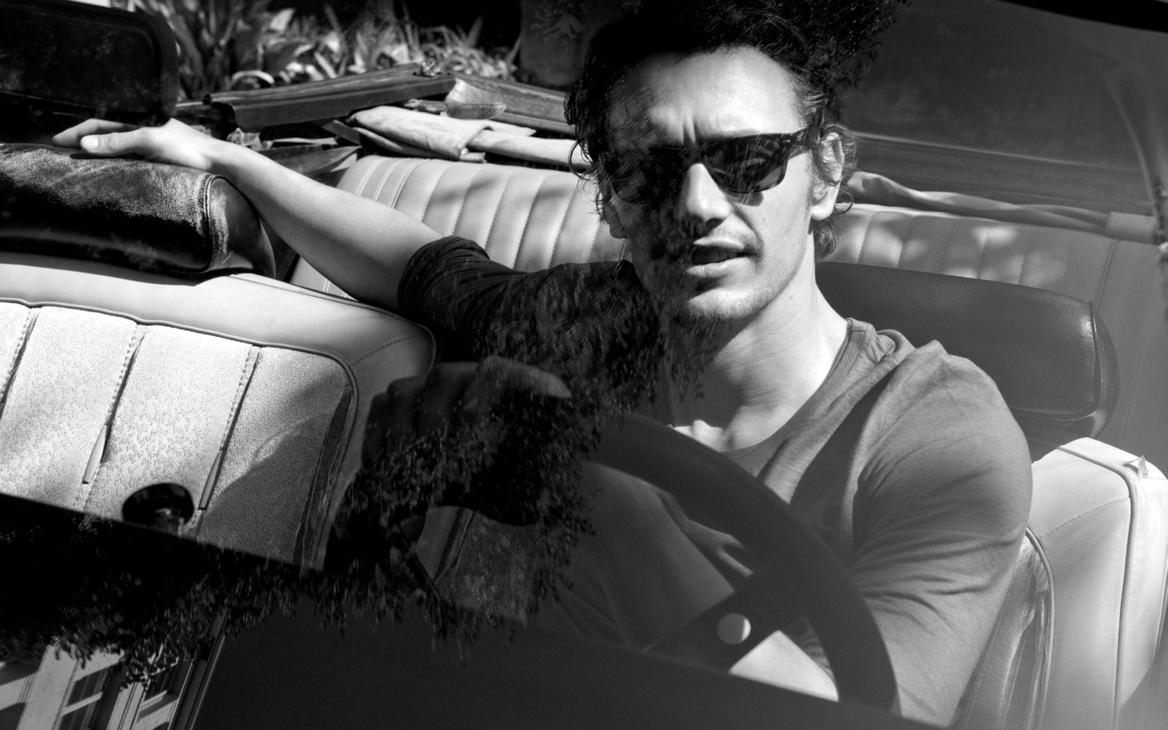 Обои машина, парень, очки, актёр, мужчина, джеймс франко, machine, guy, glasses, actor, male, james franco разрешение 1920x1200 Загрузить