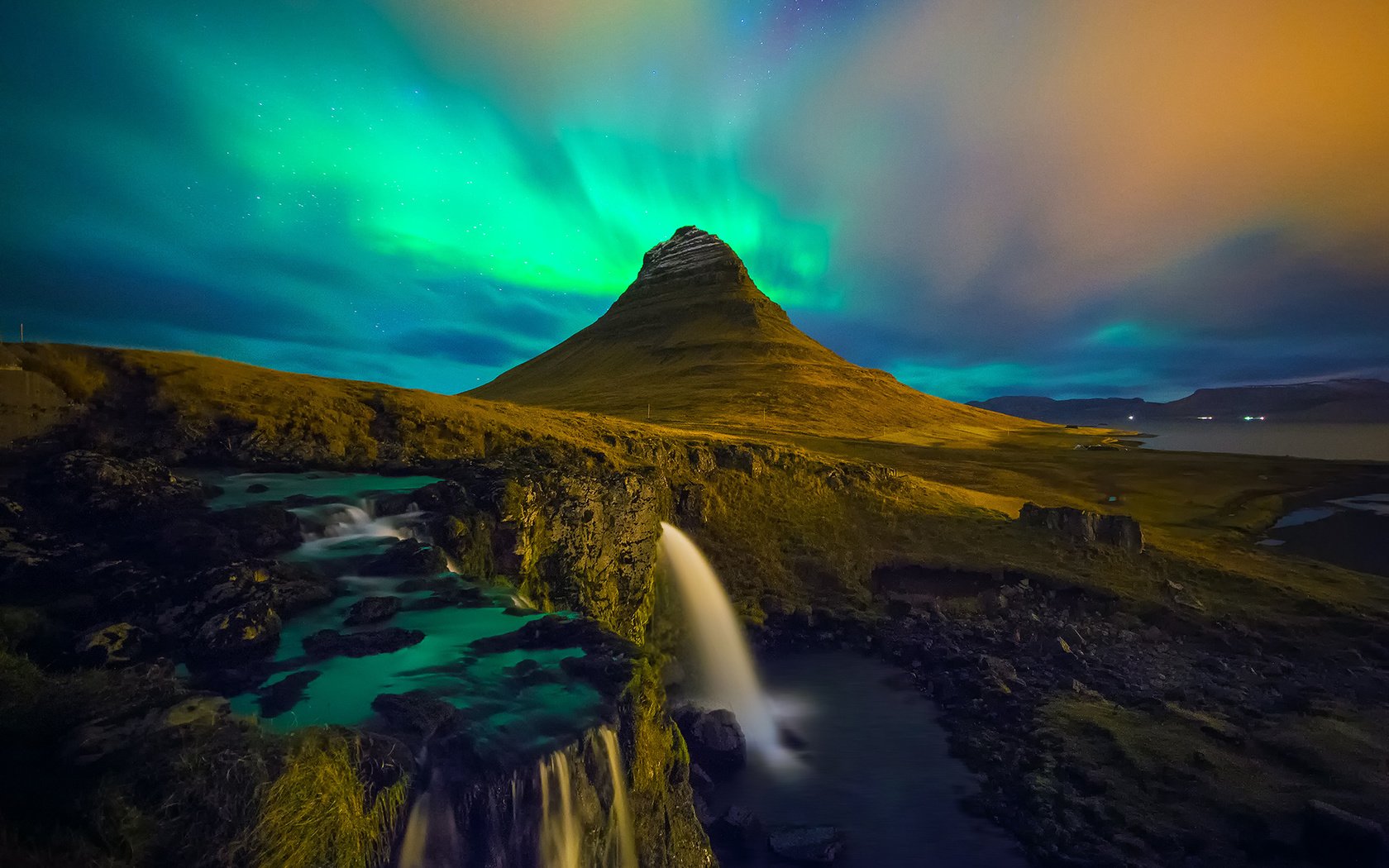 Обои водопад, исландия, aurora borealis, киркьюфетль, waterfall, iceland, kirkjufell разрешение 1920x1200 Загрузить