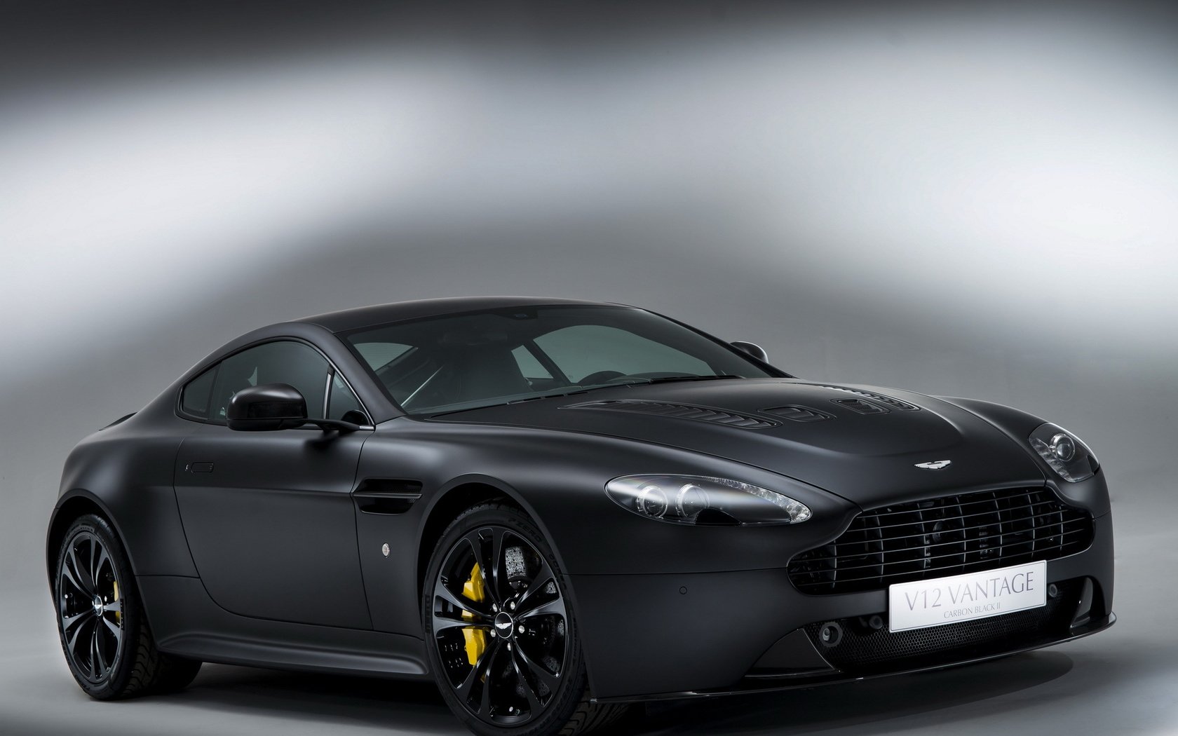 Обои фон, колеса, авто, астон мартин, vantage, передок, v12, carbon black ii, тормоза, background, wheel, auto, aston martin, the front, brake разрешение 2048x1536 Загрузить