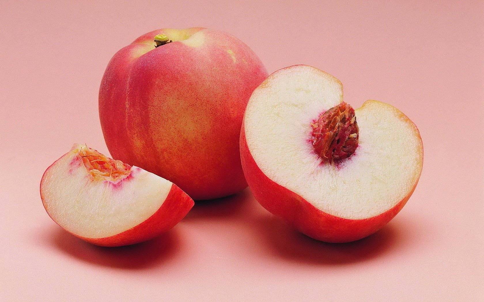 Обои фон, фрукты, дольки, персики, background, fruit, slices, peaches разрешение 1920x1200 Загрузить