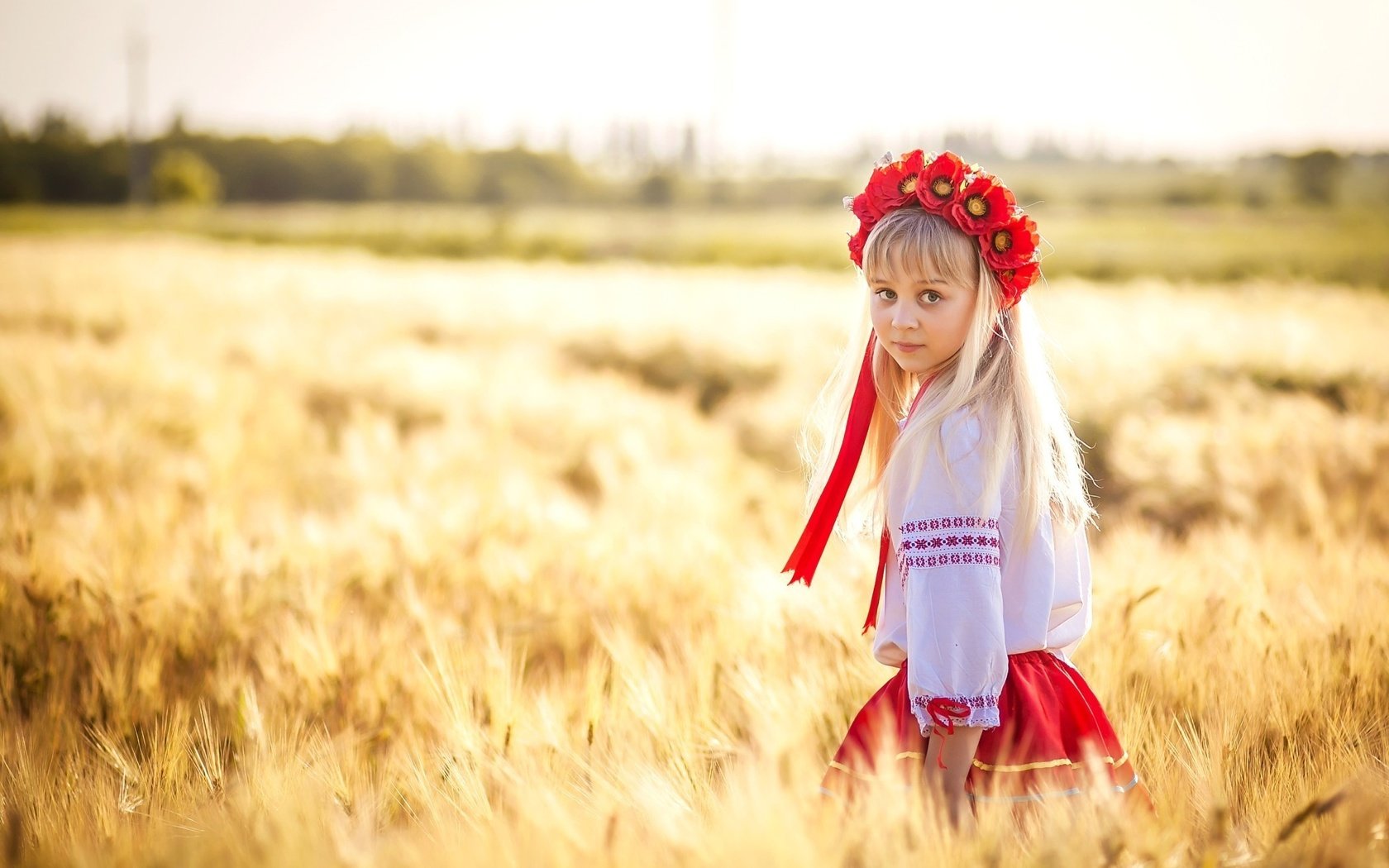 Обои поле, девочка, пшеница, венок, field, girl, wheat, wreath разрешение 2100x1380 Загрузить