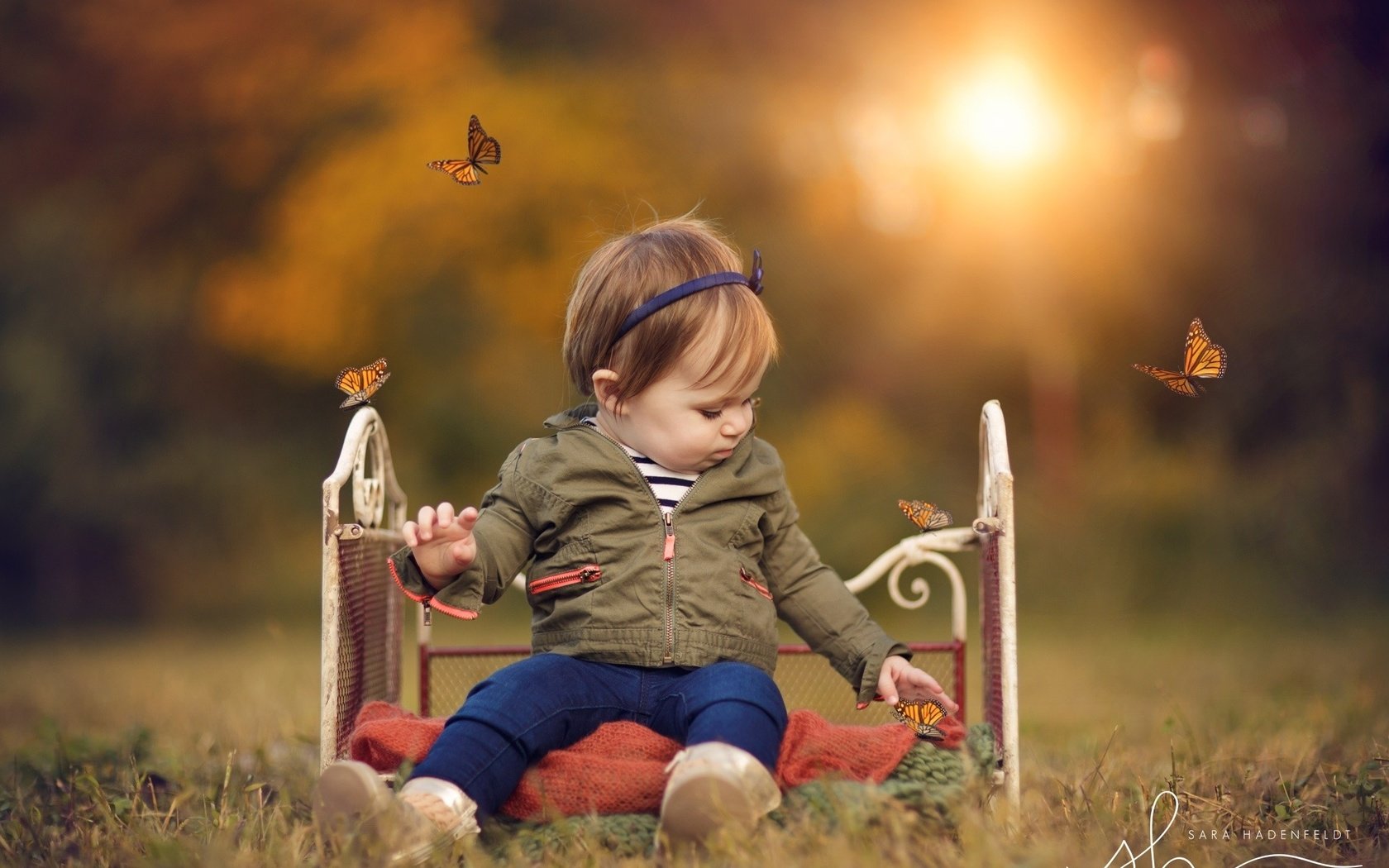 Обои природа, девочка, ребенок, бабочки, кроватка, nature, girl, child, butterfly, cot разрешение 2048x1365 Загрузить