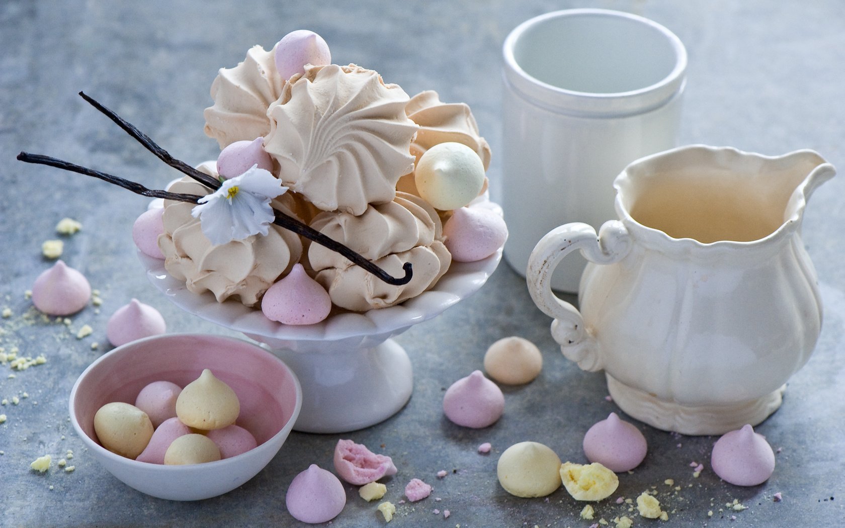 Обои сладости, сладкое, зефир, натюрморт, anna verdina, безе, меренги, sweets, sweet, marshmallows, still life, meringue разрешение 2000x1331 Загрузить