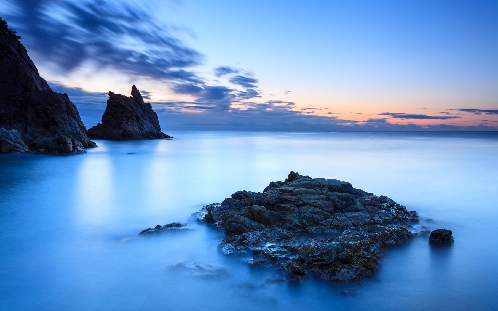 Обои небо, облака, вечер, скалы, камни, море, the sky, clouds, the evening, rocks, stones, sea разрешение 2048x1365 Загрузить