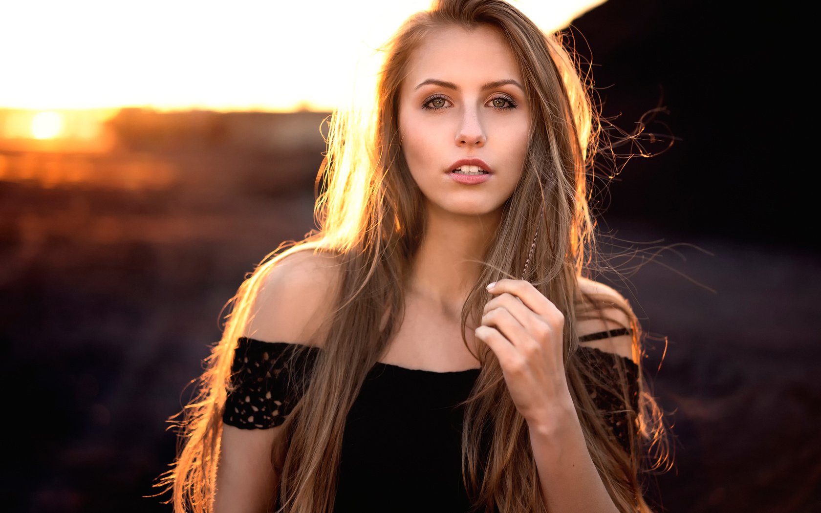 Обои девушка, блондинка, портрет, солнечный свет, dominika, мартин кюн, girl, blonde, portrait, sunlight, martin kuhn разрешение 1920x1280 Загрузить