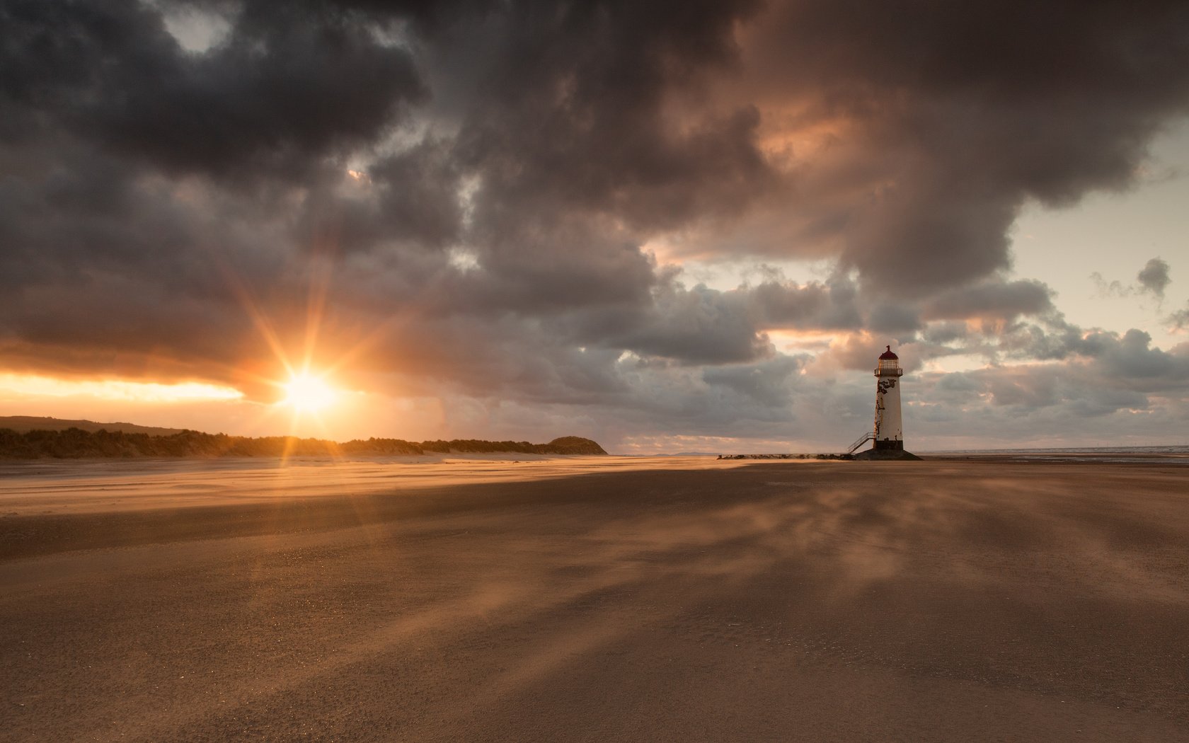 Обои солнце, пейзаж, пляж, маяк, океан, north wales, the sun, landscape, beach, lighthouse, the ocean разрешение 3840x2400 Загрузить