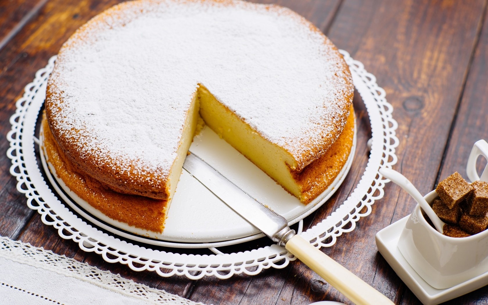 Обои выпечка, торт, сахарная пудра, лимонный десерт, cakes, cake, powdered sugar, lemon dessert разрешение 2048x1323 Загрузить